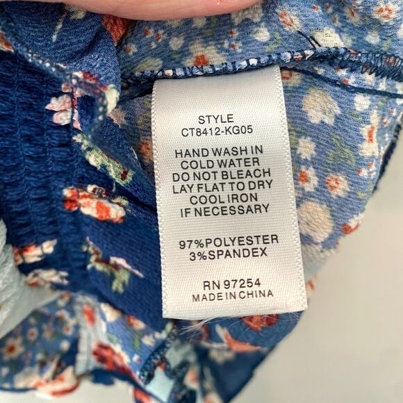 ONE CLOTHING Blue Mixed Floral Patchwork Top Smocked Waist Cropped | Size Small - Picture 6 of 6